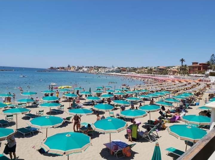 Apartamento La Tana Nel Vicolo Santa Marinella Exterior foto